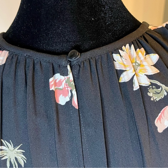 ~Grab It While You Can Sale~
LOFT Outlet Floral Babydoll Dress. XXSP Like New - Picture 7 of 7